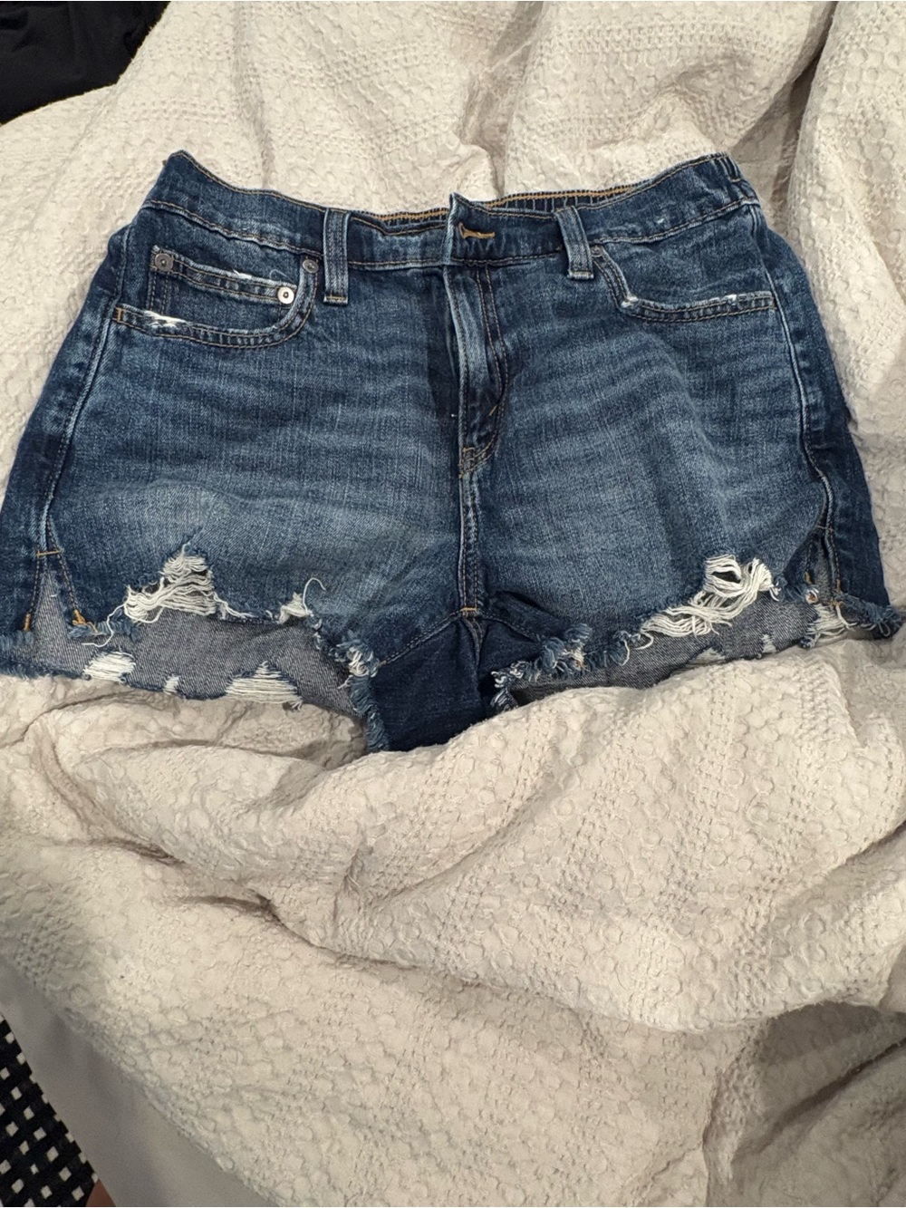 Aerie Daydream Denim Shorts in Rocky Blue